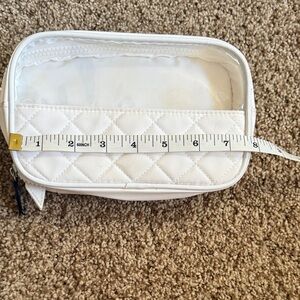 ❄️ Trish McEvoy: White Quilted Cosmetic Bag